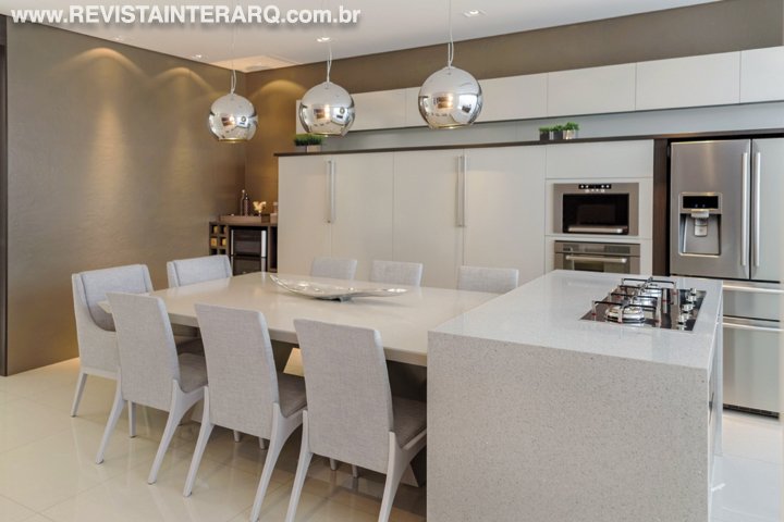 Apartamento com grande área gourmet e ambientes integrados - Revista InterArq | Arquitetura, Decoração, Design, Paisagismo e Lifestyle