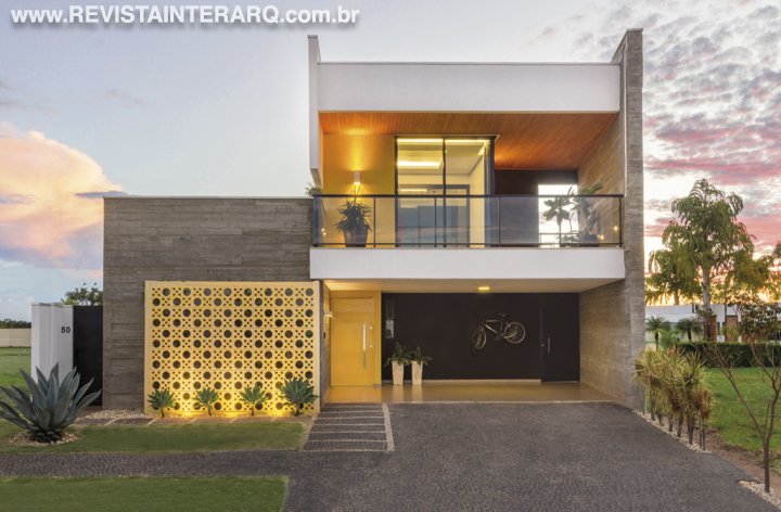 Projeto com arquitetura geométrica e elementos atemporais - Revista InterArq | Arquitetura, Decoração, Design, Paisagismo e Lifestyle