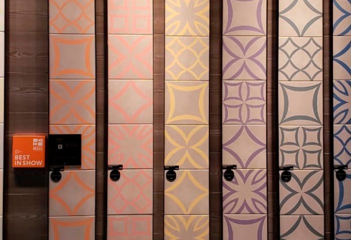 A Incepa, da Roca Brasil Cerâmica, lança 13 novas coleções que se encaixam em todos os estilos de ambientes. De olho no mercado, apresenta o formato brick, com a série Drops. A paleta, definida pela Pantone como uma tentação às papilas gustativas, faz alusão aos sabores, permitindo o embarque em memoráveis experiências sensoriais. E para os mais clássicos, existem os porcelanatos super-realistas, que imprimem com perfeição o visual de mármore (série Calacata), madeira (Loft Wood e Alámo) e concreto (Seattle), PRO E PRO MAX.