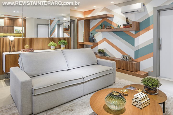 Projeto de apartamento com décor colorido e varanda integrada ao social - Revista InterArq | Arquitetura, Decoração, Design, Paisagismo e Lifestyle