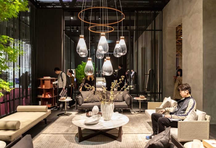 A italiana  PoltronaFrau trouxe peças assinadas por Ludovica + Roberto Palomba, Jean-Marie Massaud, Roberto Lazzeroni, Neri&Hu, GamFratesi, e uma nova parceria com Tristan Auer
foto: Andrea Mariani