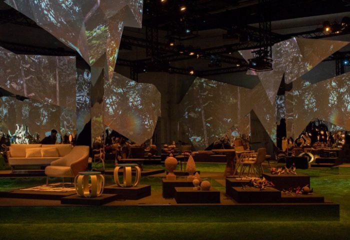 Na Mostra Brazil: Essentially Diverse, realizada pela Apex-Brasil, várias empresas brasileiras apresentam seus produtos na semana de Design de Milão. 