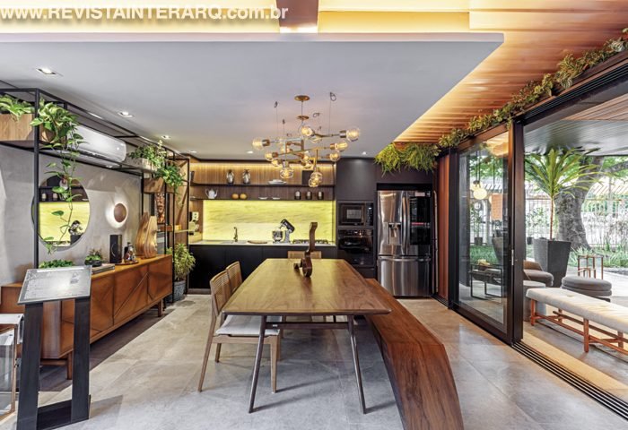 Cozinha Multifuncional Marcato por Lídia Derner: São José do Rio Preto/SP, (17) 98225-0625
lidiaderner@hotmail.com, Q@lidiadernerarquitetura

Piso e metais, Constru-Sol (17) 3253-9000 | Tela, Eduardo Bittencourt (17) 98210-8084 
Móveis planejados, Marcato (17) 3121-7544 | Mesa, cadeiras e objetos, Masotti  (17) 3216-2789 
Luminárias e spots, Piùluce Iluminação (17) 3524-9494
fotos_Estúdio Inside Art