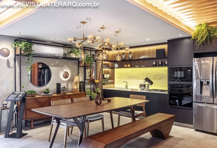 Cozinha Multifuncional Marcato por Lídia Derner: São José do Rio Preto/SP, (17) 98225-0625
lidiaderner@hotmail.com, Q@lidiadernerarquitetura

Piso e metais, Constru-Sol (17) 3253-9000 | Tela, Eduardo Bittencourt (17) 98210-8084 
Móveis planejados, Marcato (17) 3121-7544 | Mesa, cadeiras e objetos, Masotti  (17) 3216-2789 
Luminárias e spots, Piùluce Iluminação (17) 3524-9494
fotos_Estúdio Inside Art