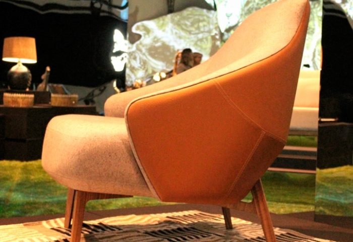 Na Mostra Brazil: Essentially Diverse, realizada pela Apex-Brasil, várias empresas brasileiras apresentam seus produtos na semana de Design de Milão. Na foto lançamento da Móveis James