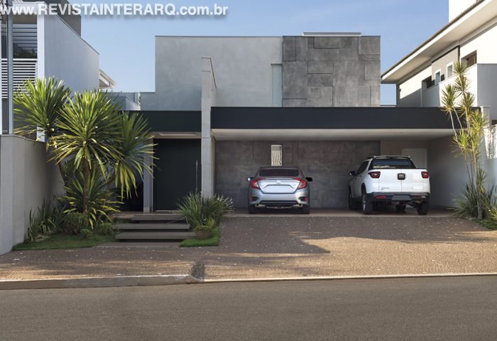 Um projeto contemporâneo com ventilação natural, pequenos jardins e piscina - Revista InterArq | Arquitetura, Decoração, Design, Paisagismo e Lifestyle