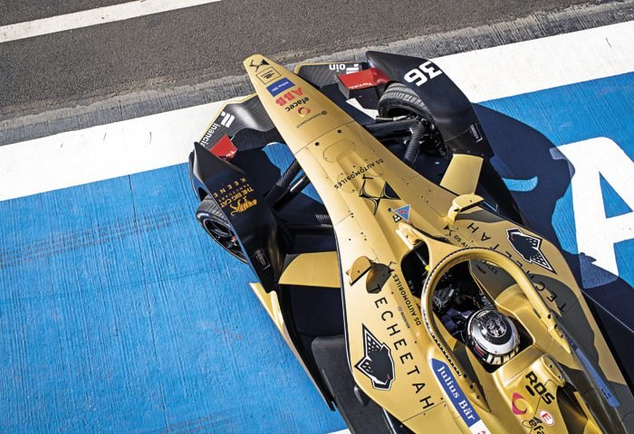 A Fórmula E não é só dos homens. Nesta foto, a colombiana Tatiana Calderon pilotando no Marrocos.

foto: LAT/Formula E/ Sam Bloxham