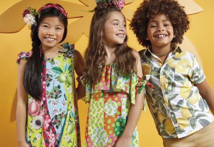 Peças coloridas e estampas tropicais da 1+1 para combinar com a diversão e a alegria do verão.
Fotos: Tato Kirschner