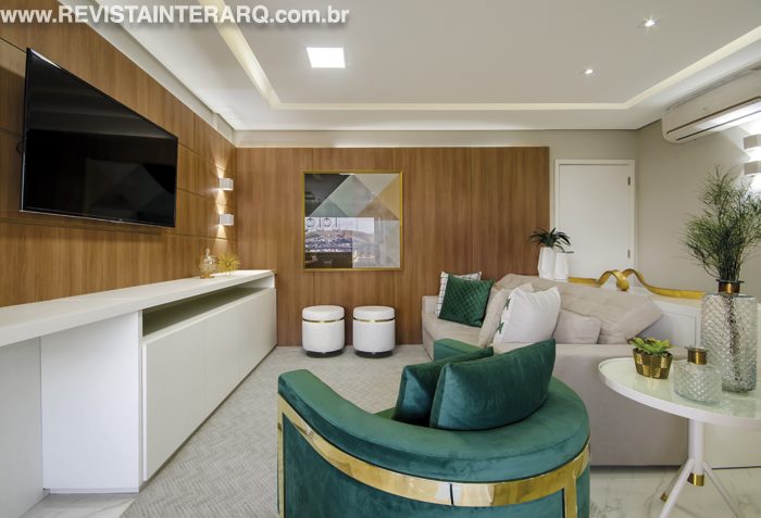 Um design impactante e um layout organizado foram algumas das propostas da arquiteta para este apartamento com pequenas dimensões - Revista InterArq | Arquitetura, Decoração, Design, Paisagismo e Lifestyle
