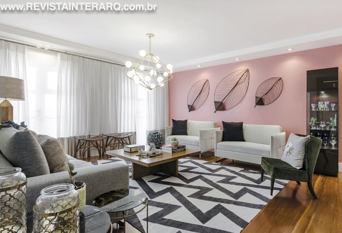 A reforma e a readequação de toda a infraestrutura deste apartamento deixou um layout fluído para proporcionar conforto no dia a dia - Revista InterArq | Arquitetura, Decoração, Design, Paisagismo e Lifestyle