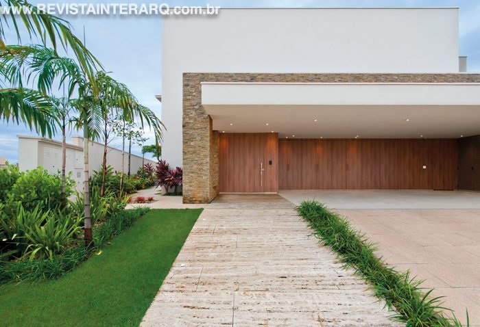 Neste projeto da arquiteta Cláudia Togni, as premissas foram espaços aconchegantes e integrados - Revista InterArq | Arquitetura, Decoração, Design, Paisagismo e Lifestyle