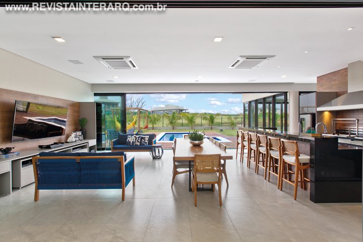 Nesta residência, os arquitetos prezaram por volumetria articulada - Revista InterArq | Arquitetura, Decoração, Design, Paisagismo e Lifestyle