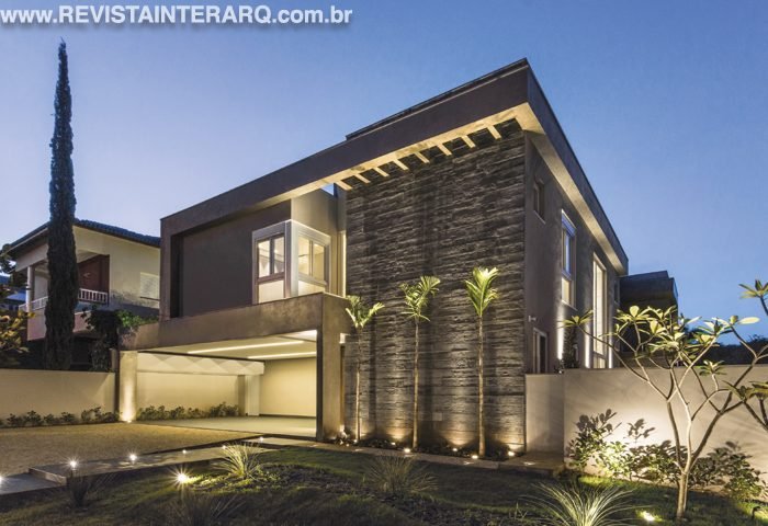 O trunfo deste projeto foi unir privacidade a vista privilegiada - Revista InterArq | Arquitetura, Decoração, Design, Paisagismo e Lifestyle