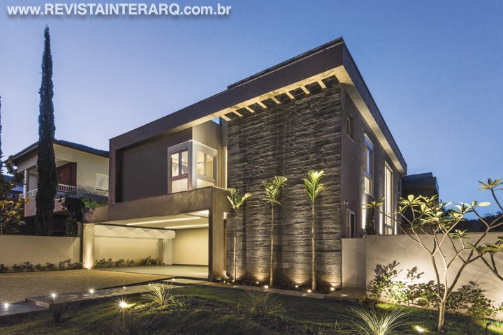 O trunfo deste projeto foi unir privacidade a vista privilegiada - Revista InterArq | Arquitetura, Decoração, Design, Paisagismo e Lifestyle