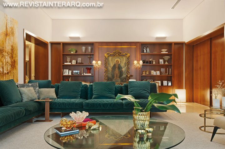 Um projeto de interiores com elementos nobres e mobiliários modernos - Revista InterArq | Arquitetura, Decoração, Design, Paisagismo e Lifestyle