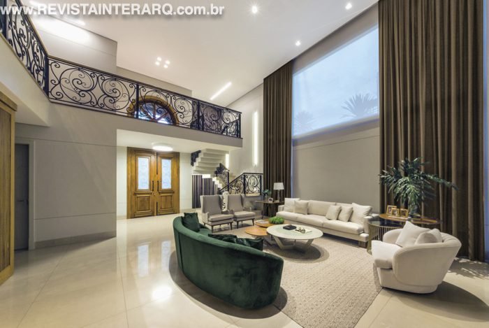 Nesta residência, estilo clássico e contemporâneo se convergem - Revista InterArq | Arquitetura, Decoração, Design, Paisagismo e Lifestyle