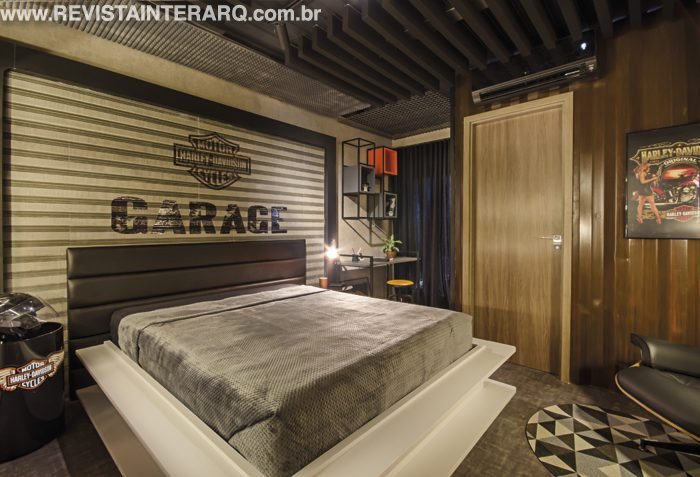 O design de interiores reflete o estilo rebelde e ousado da marca Harley Davidson, principal inspiração desta suíte - Revista InterArq | Arquitetura, Decoração, Design, Paisagismo e Lifestyle