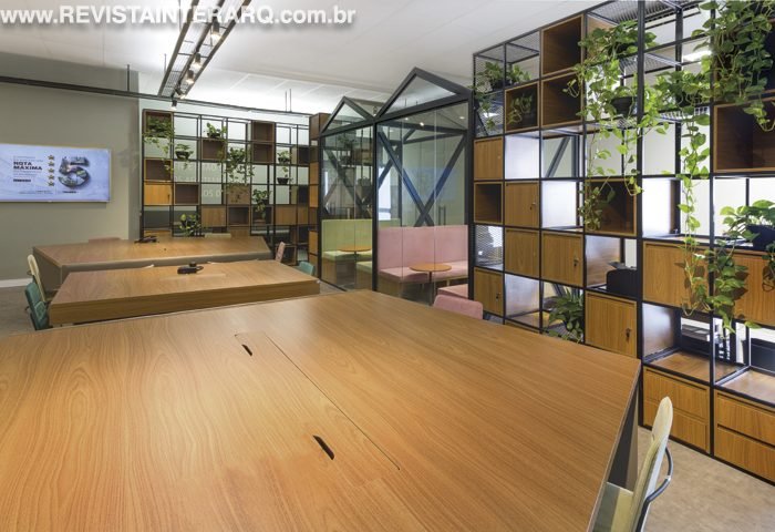 Inovação e ousadia são as palavras-chave para definir este projeto com layout que rompe com a concepção convencional - Revista InterArq | Arquitetura, Decoração, Design, Paisagismo e Lifestyle