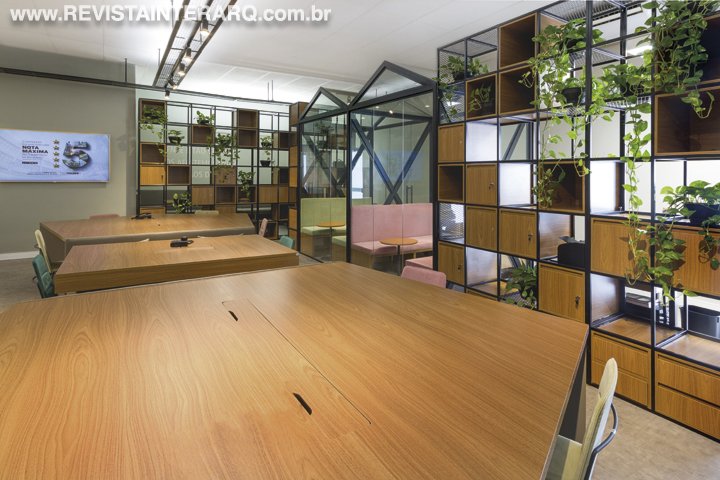 Inovação e ousadia são as palavras-chave para definir este projeto com layout que rompe com a concepção convencional - Revista InterArq | Arquitetura, Decoração, Design, Paisagismo e Lifestyle
