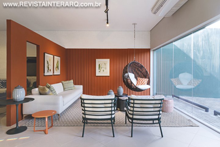 As arquitetas transformaram um galpão em um projeto arrojado para uma loja de mobília de área externa de alto padrão - Revista InterArq | Arquitetura, Decoração, Design, Paisagismo e Lifestyle