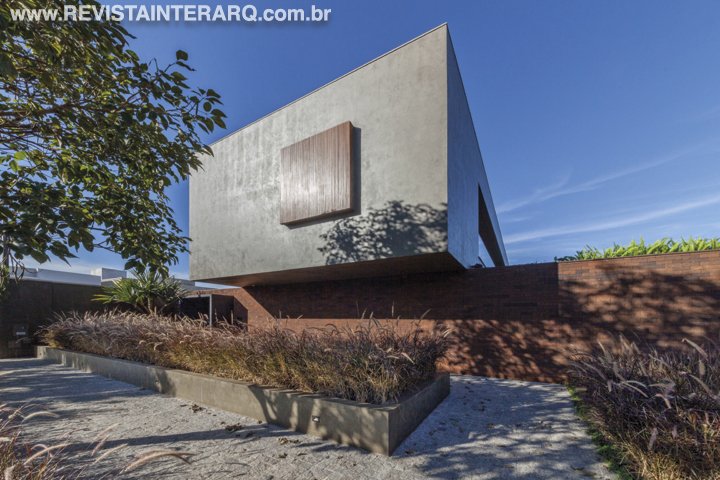 Contemporaneidade e atemporalidade definem este projeto - Revista InterArq | Arquitetura, Decoração, Design, Paisagismo e Lifestyle
