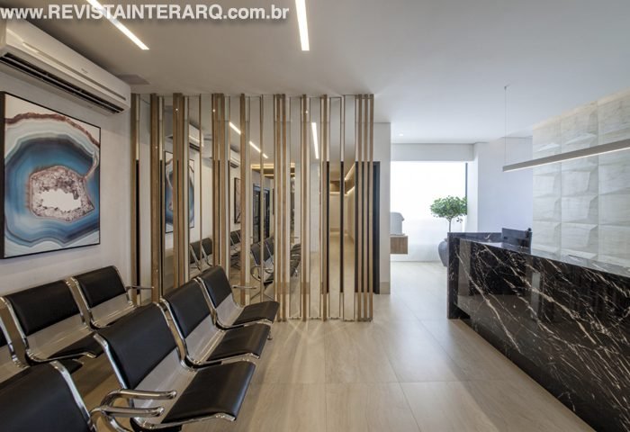 A criação de espaços empáticos, sem desrespeitar as normas técnicas, proporcionou a humanização dos ambientes médicos deste projeto - Revista InterArq | Arquitetura, Decoração, Design, Paisagismo e Lifestyle