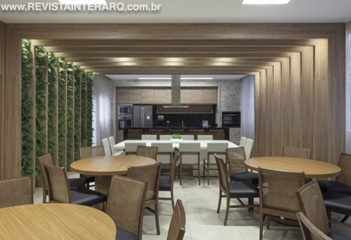 A ambiência do hall guiou a paleta de cores e os revestimentos de todo o projeto, além de assegurar a unidade e harmonia ao conjunto - Revista InterArq | Arquitetura, Decoração, Design, Paisagismo e Lifestyle