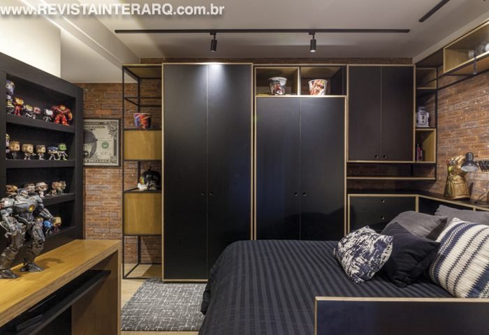 A pedido dos clientes, os quartos demonstram a paixão por games, séries e super-heróis com um layout divertido e moderno - Revista InterArq | Arquitetura, Decoração, Design, Paisagismo e Lifestyle