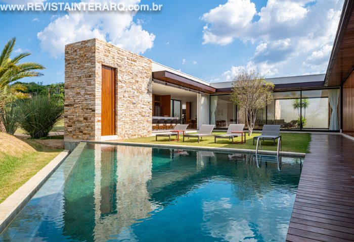 Este projeto foi permeado por formas orgânicas e materiais naturais - Revista InterArq | Arquitetura, Decoração, Design, Paisagismo e Lifestyle