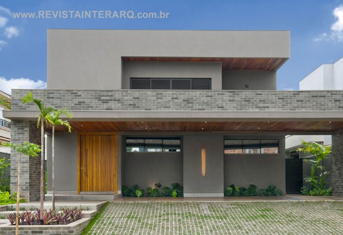 A proposta deste projeto foi integrar a área social e reservar a área íntima - Revista InterArq | Arquitetura, Decoração, Design, Paisagismo e Lifestyle