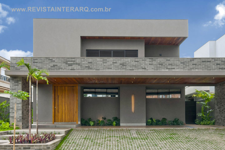 A proposta deste projeto foi integrar a área social e reservar a área íntima - Revista InterArq | Arquitetura, Decoração, Design, Paisagismo e Lifestyle
