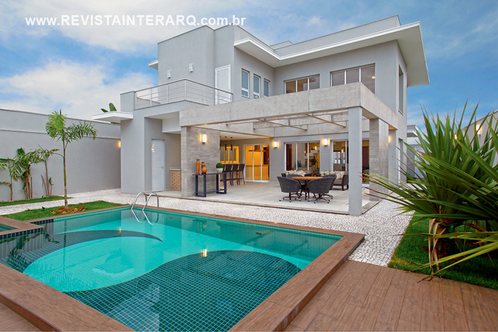 Esta residência ganhou ambientes claros e confortáveis - Revista InterArq | Arquitetura, Decoração, Design, Paisagismo e Lifestyle