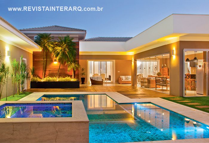 Esta casa térrea projetada por Paula Grossi une dois estilos diferentes - Revista InterArq | Arquitetura, Decoração, Design, Paisagismo e Lifestyle