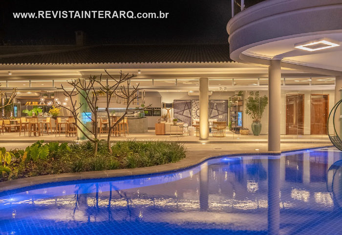 Neste projeto de interiores, o escritório Office³ Arquitetura apostou em ambientes integrados e com muita tecnologia - Revista InterArq | Arquitetura, Decoração, Design, Paisagismo e Lifestyle