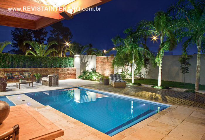 Esta residência contemporânea foi construída em três patamares - Revista InterArq | Arquitetura, Decoração, Design, Paisagismo e Lifestyle