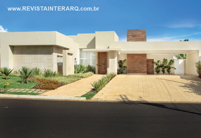 Esta casa térrea ganhou uma atmosfera despojada - Revista InterArq | Arquitetura, Decoração, Design, Paisagismo e Lifestyle