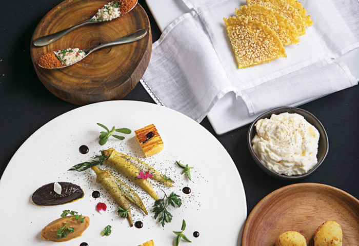 O D.O.M., de Alex Atala e Giovane Carneiro, manteve suas duas estrelas. Nesta, a experiência “mandioca, a raiz do Brasil” com biju de mandioca, farofa de mandioca com botarga, suflê de mandioca, mil folhas de mandioca, creme de mandioca e pão de queijo 