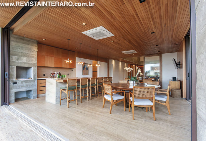 A profissional Marianna Vetorazzo Haddad utilizou formas retas e materiais nobres para projetar uma casa prática e aconchegante - Revista InterArq | Arquitetura, Decoração, Design, Paisagismo e Lifestyle