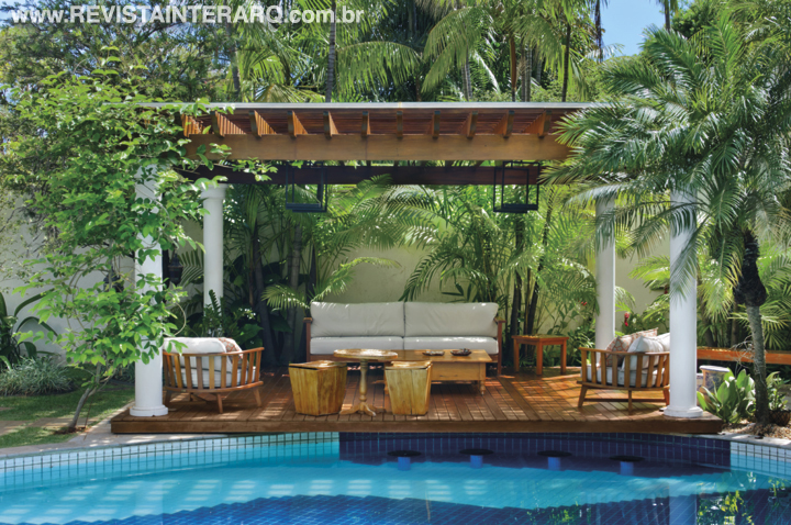 Espécies tropicais no paisagismo acompanham a linguagem do projeto - Revista InterArq | Arquitetura, Decoração, Design, Paisagismo e Lifestyle