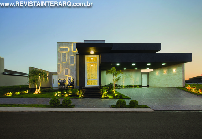 Uma residência com estilo contemporâneo e soluções funcionais - Revista InterArq | Arquitetura, Decoração, Design, Paisagismo e Lifestyle