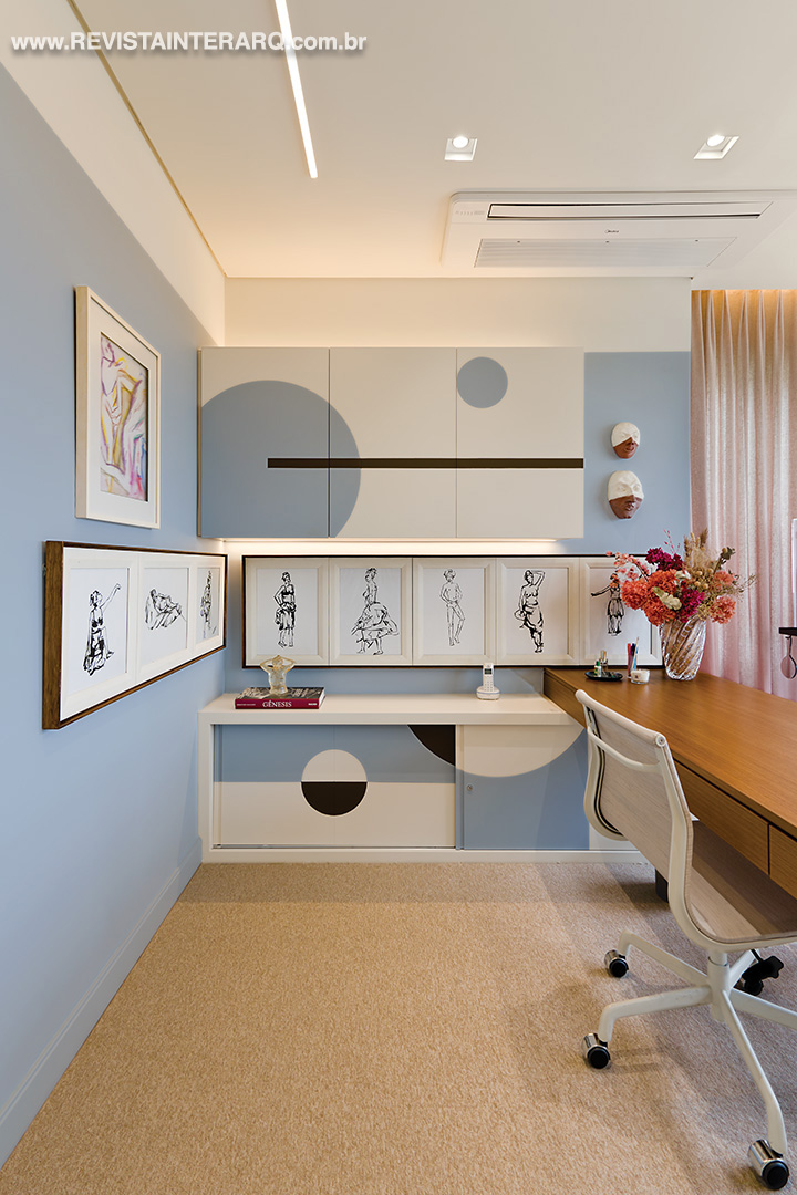 Este atelier recebeu um layout funcional e um decór glamuroso - Revista InterArq | Arquitetura, Decoração, Design, Paisagismo e Lifestyle