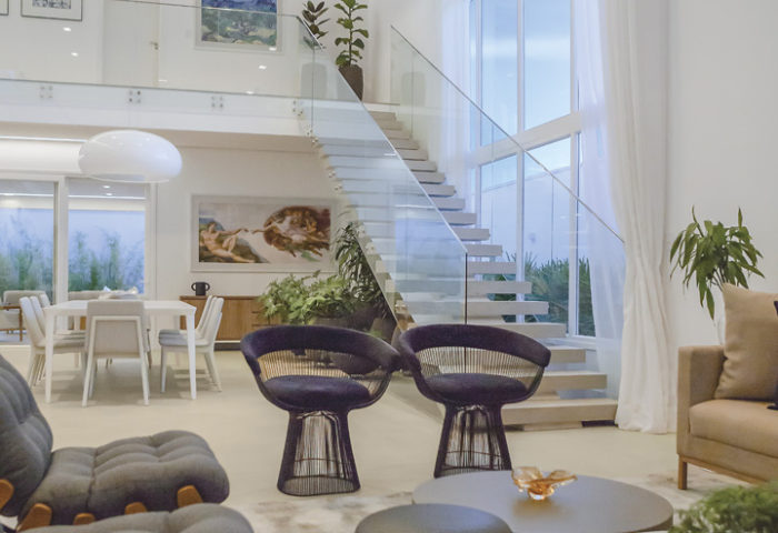 Elementos neutros e espaços integrados destacam este projeto - Revista InterArq | Arquitetura, Decoração, Design, Paisagismo e Lifestyle