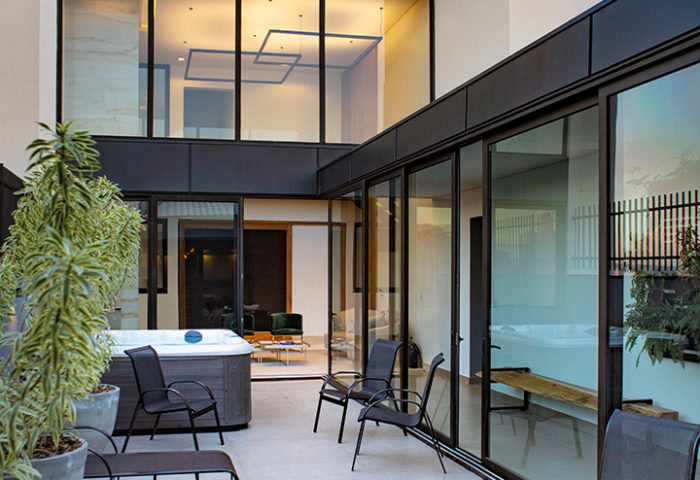 A reformulação desta cobertura recebeu elementos modernos - Revista InterArq | Arquitetura, Decoração, Design, Paisagismo e Lifestyle
