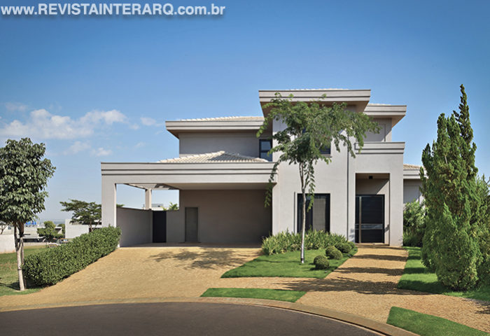 Para este projeto, os profissionais uniram imponência e aconchego - Revista InterArq | Arquitetura, Decoração, Design, Paisagismo e Lifestyle