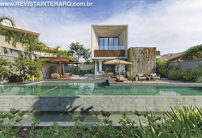 Traço singular: confira esta casa de arquitetura imponente e ousada - Revista InterArq | Arquitetura, Decoração, Design, Paisagismo e Lifestyle