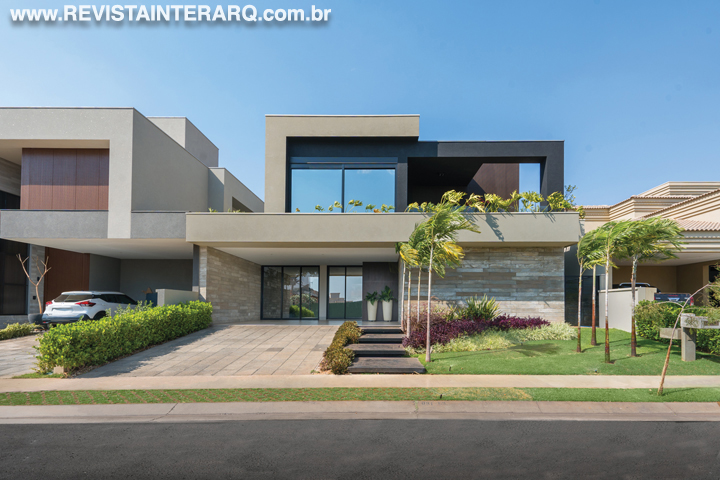 Uma casa de arquitetura contemporânea e funcional - Revista InterArq | Arquitetura, Decoração, Design, Paisagismo e Lifestyle