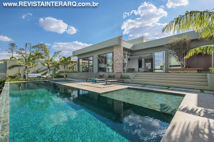 Este projeto é repleto de integração com o verde e aconchego - Revista InterArq | Arquitetura, Decoração, Design, Paisagismo e Lifestyle