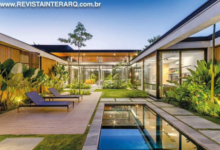 Este projeto de paisagismo é repleto de espécies tropicais - Revista InterArq | Arquitetura, Decoração, Design, Paisagismo e Lifestyle
