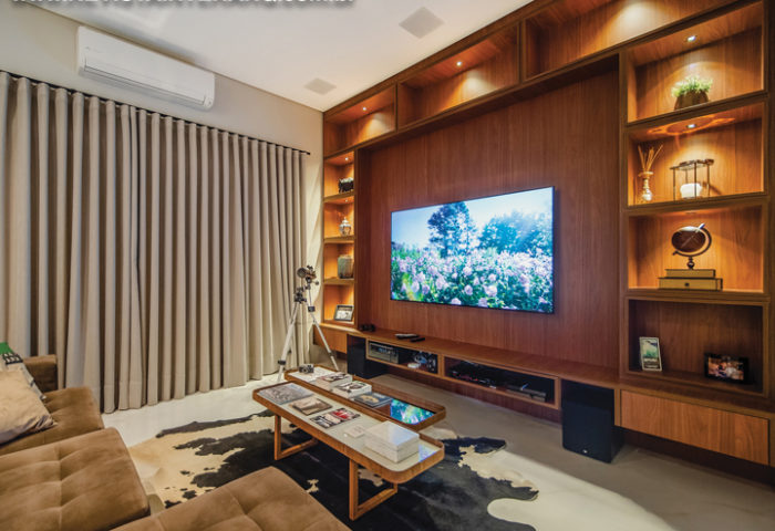 A arquitetura imponente e moderna é o destaque desta casa - Revista InterArq | Arquitetura, Decoração, Design, Paisagismo e Lifestyle