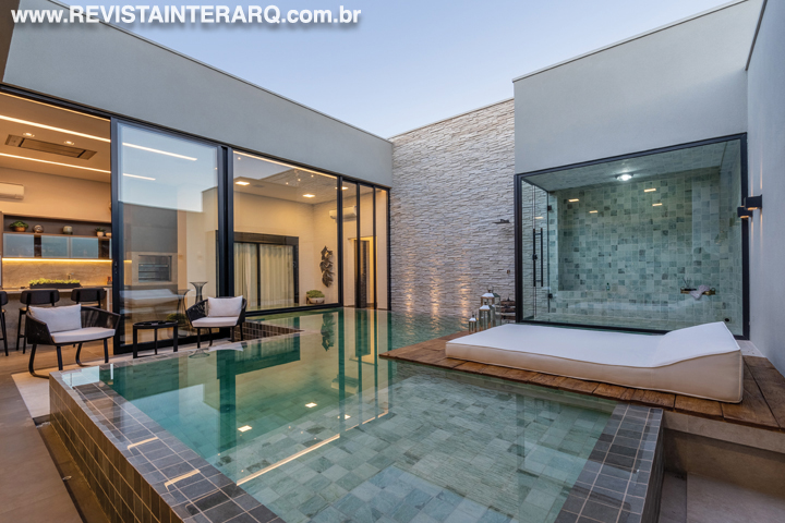 A arquitetura desta casa é repleta de elementos esculturais - Revista InterArq | Arquitetura, Decoração, Design, Paisagismo e Lifestyle